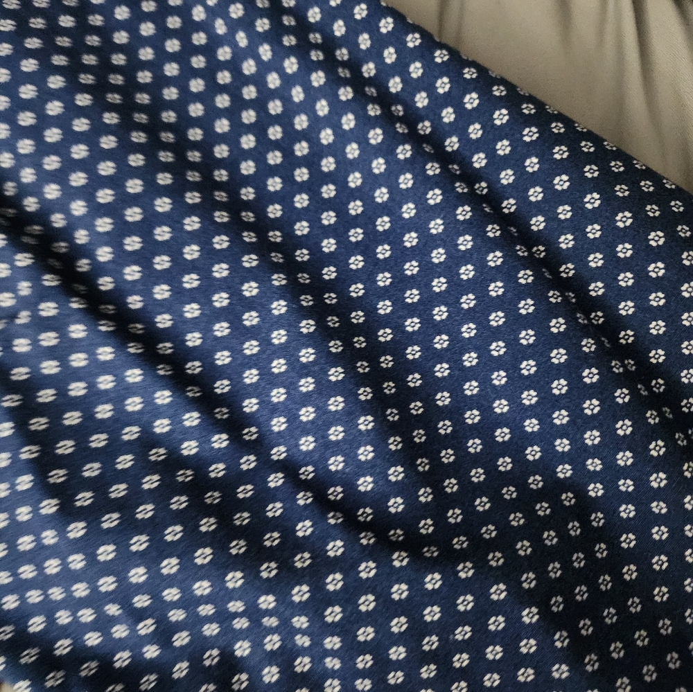 Express Fitted XL 17.5 Flower Geometric Design Dress Shirt - Picture 9 of 16